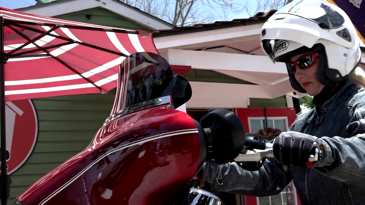 FRANKIES DAWGS_YouTube_720p_20160603105629_0.PNG